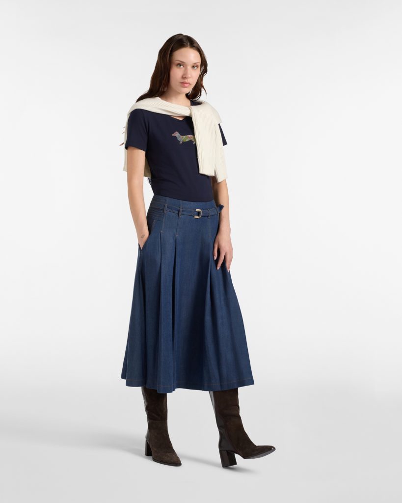T-shirt donna morbida con bassotto — Blu navy
